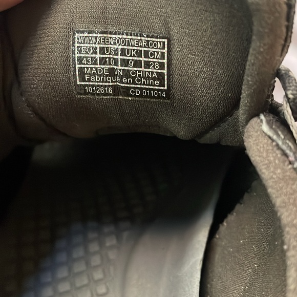 Keen women’s shoes, size 10 - Picture 5 of 12